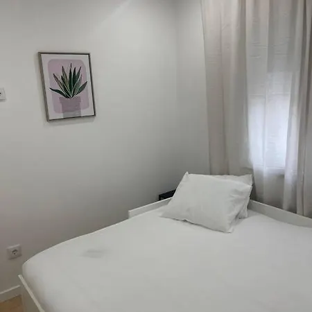 Lovely 2 Bedroom In South Lisbon Barreiro