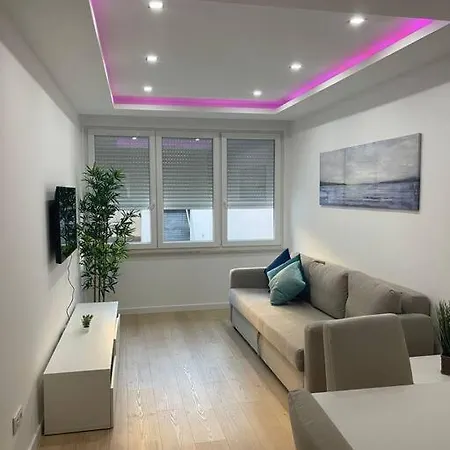 Lovely 2 Bedroom In South Lisbon Apartman *