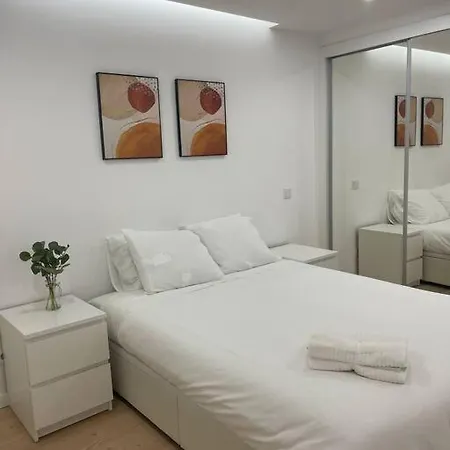 Lovely 2 Bedroom In South Lisbon Apartman Barreiro