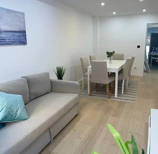 Апартаменты Lovely 2 Bedroom In South Lisbon Баррейру